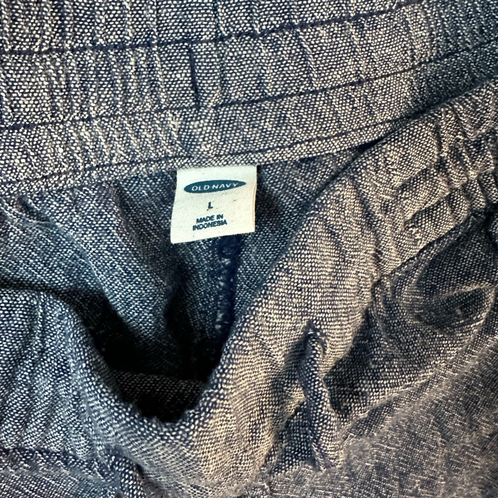 Old Navy Chambray Linen Drawstring Shorts - Picture 2 of 4
